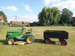 Remorque en acier avec timon articulé et capacité de charge de 600 kg. – Image 3